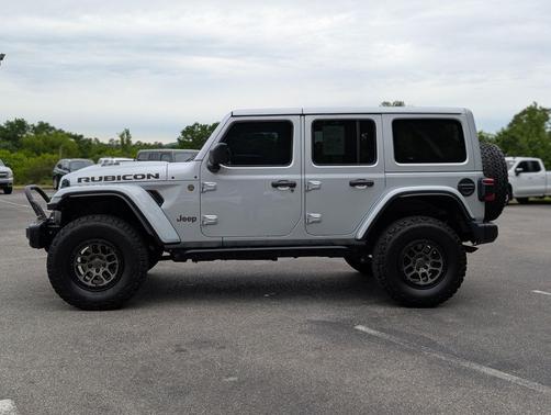Silver Zynith Clearcoat 2023 Jeep Wrangler Rubicon 392