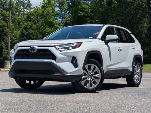 Wind Chill Pearl 2025 Toyota RAV4 XLE Premium