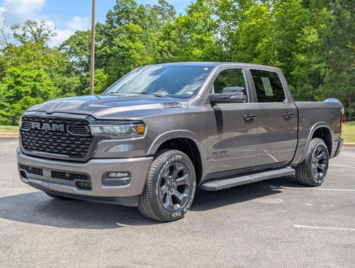 Granite Crystal Metallic Clearcoat 2025 RAM 1500 Big Horn/Lone Star