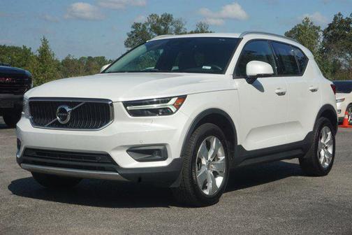 2021 Volvo XC40 T5 Momentum
