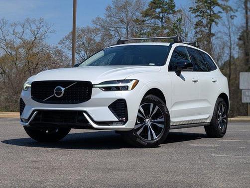 2024 Volvo XC60 B5 Core Dark Theme