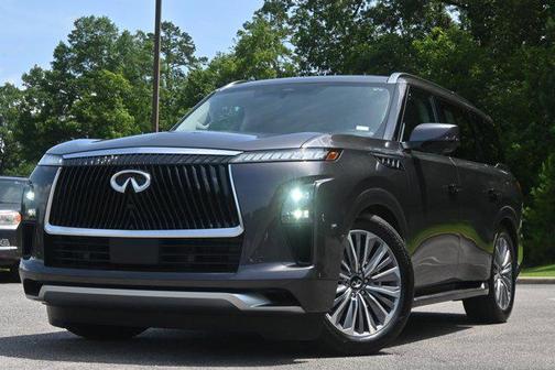 2025 INFINITI QX80 Luxe
