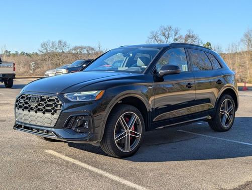Mythos Black Metallic 2024 Audi Q5 55 S line Premium Plus