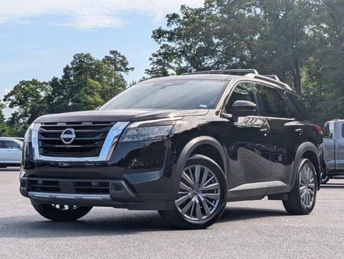 Super Black 2025 Nissan Pathfinder SL FWD