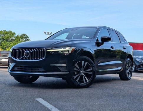 2023 Volvo XC60 Recharge Plug-In Hybrid T8 Core Bright Theme