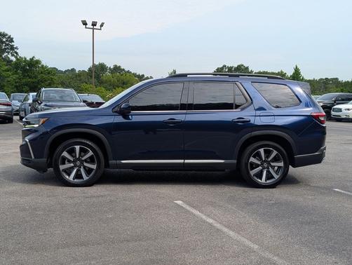 Obsidian Blue Pearl 2024 Honda Pilot Touring 8-Passenger