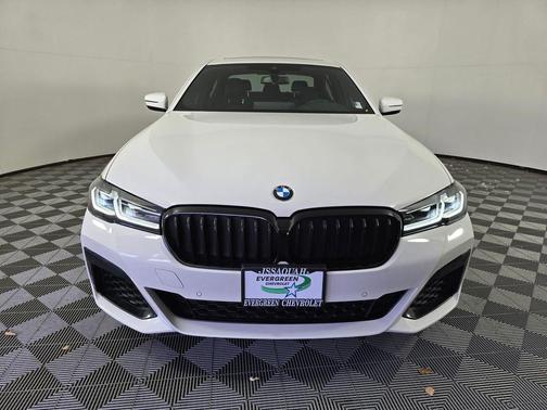 Alpine White 2023 BMW 540 i xDrive