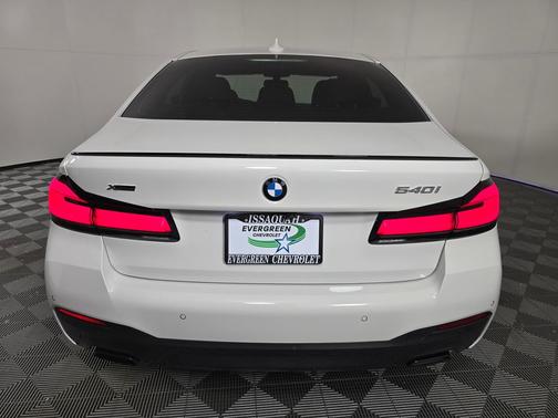 Alpine White 2023 BMW 540 540i xDrive
