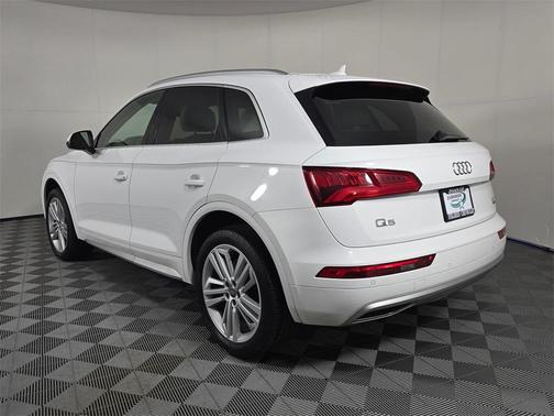 2018 Audi Q5 2.0T Premium Plus