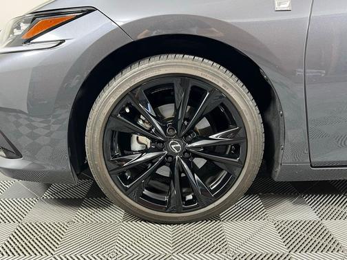 2024 Lexus ES 350 F SPORT Handling