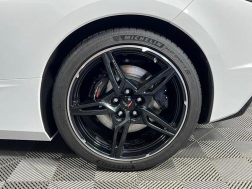 2025 Chevrolet Corvette Stingray w/2LT