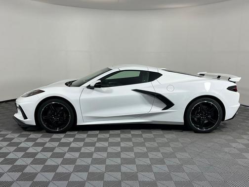 2025 Chevrolet Corvette Stingray w/2LT