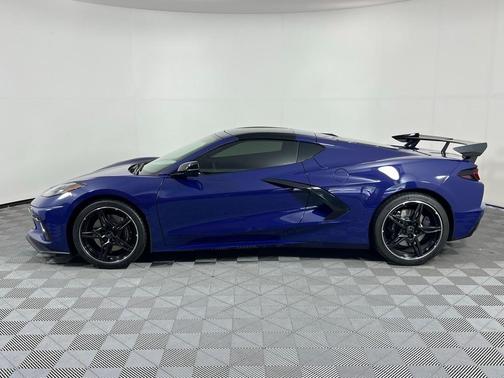 2025 Chevrolet Corvette Stingray w/2LT