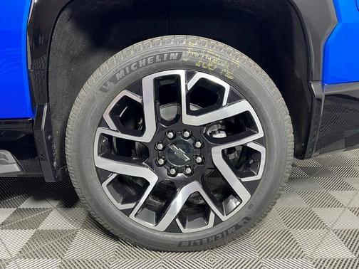 2025 Chevrolet Silverado EV RST