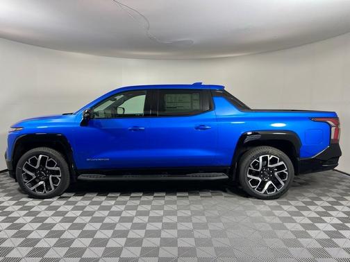 2025 Chevrolet Silverado EV RST