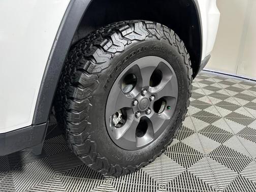 2019 Jeep Grand Cherokee Laredo