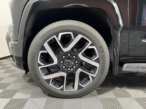 2024 Chevrolet Silverado EV RST