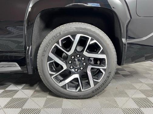 2024 Chevrolet Silverado EV RST