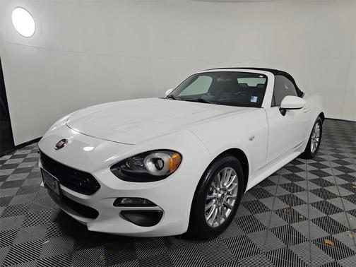 2017 FIAT 124 Spider Classica