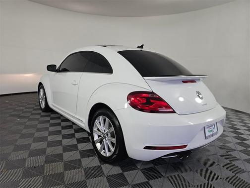 2019 Volkswagen Beetle 2.0T SE