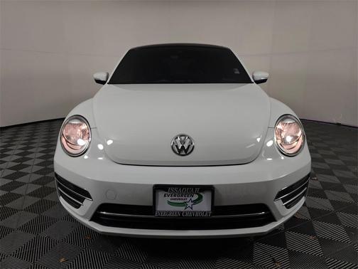 2019 Volkswagen Beetle 2.0T SE
