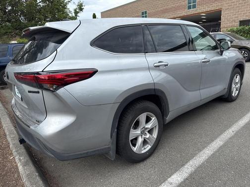 2022 Toyota Highlander Hybrid LE