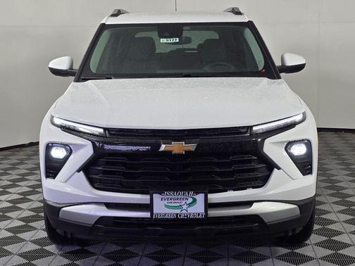 Summit White 2026 Chevrolet Trailblazer LT