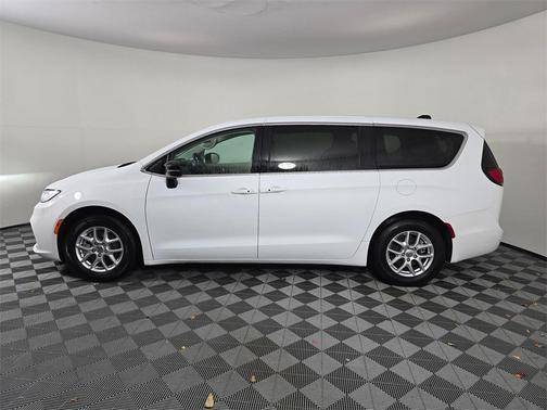 2024 Chrysler Pacifica Touring-L