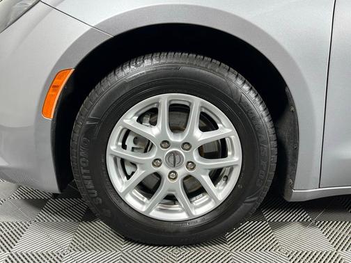 2021 Chrysler Voyager LXI