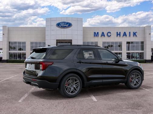 Agate Black Metallic 2027 Ford Explorer ST-Line
