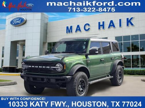 ERUPTION GREEN METALLIC 2024 Ford Bronco WILDTRAK