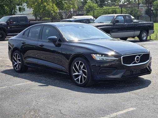 2020 Volvo S60 T5 MOMENTUM