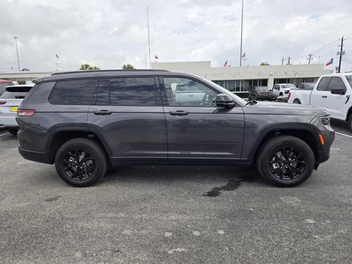2024 Jeep Grand Cherokee LAREDO