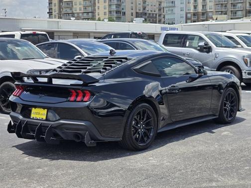 2025 Ford Mustang ECOBOOST