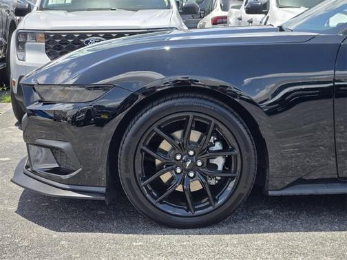 2025 Ford Mustang ECOBOOST