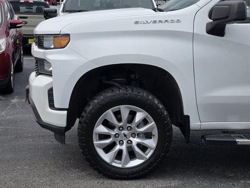 2020 Chevrolet Silverado 1500 CUSTOM