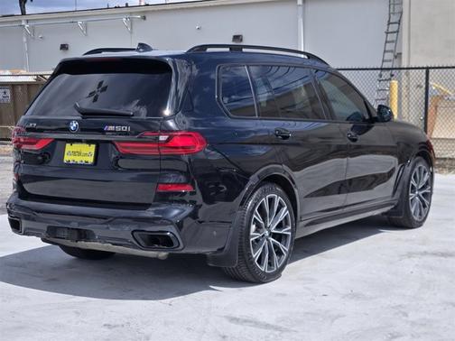 2022 BMW X7 M50I