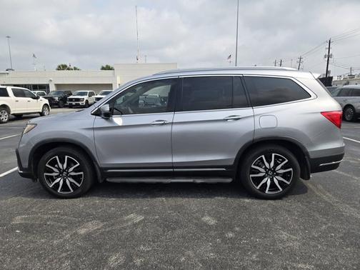 Lunar Silver Metallic 2021 Honda Pilot TOURING 7-PASSENGER
