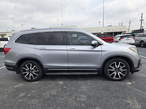 Lunar Silver Metallic 2021 Honda Pilot TOURING 7-PASSENGER