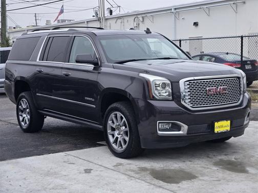 2017 GMC Yukon XL DENALI