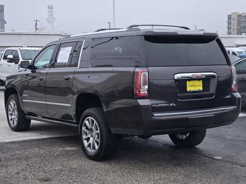 2017 GMC Yukon XL DENALI