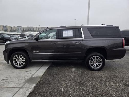 2017 GMC Yukon XL DENALI