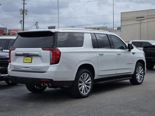 2023 GMC Yukon XL DENALI