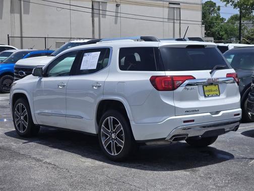 2018 GMC Acadia DENALI