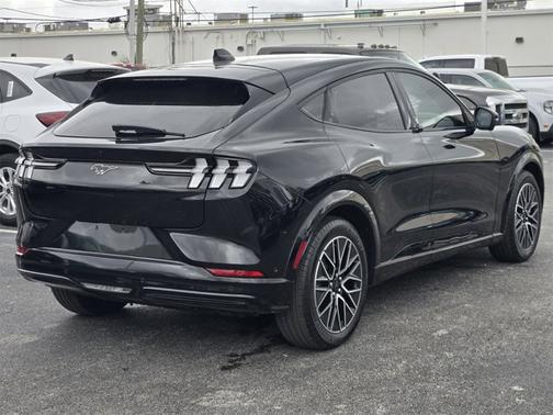 2024 Ford Mustang Mach-E PREMIUM