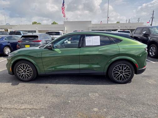 ERUPTION GREEN METALLIC 2025 Ford Mustang Mach-E PREMIUM