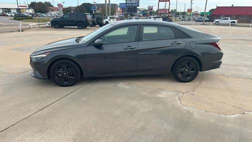 2021 Hyundai ELANTRA SEL