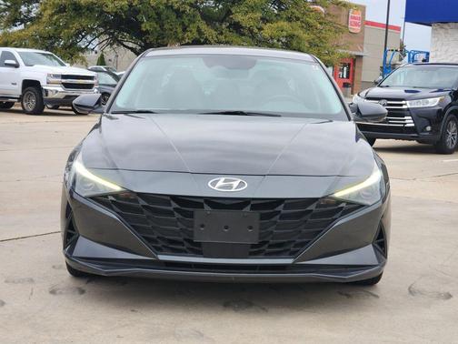 2021 Hyundai ELANTRA SEL