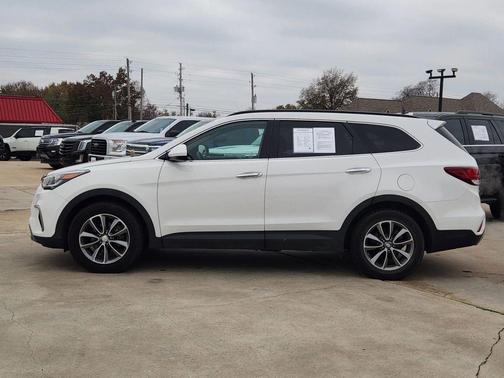 2017 Hyundai SANTA FE SE