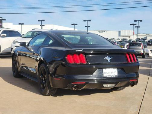 2016 Ford Mustang V6
